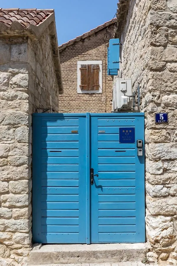 Holiday Home Vintage Split