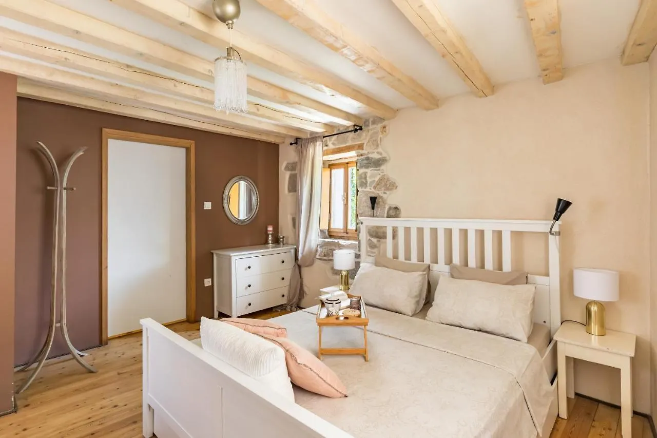 Holiday Home Vintage Split